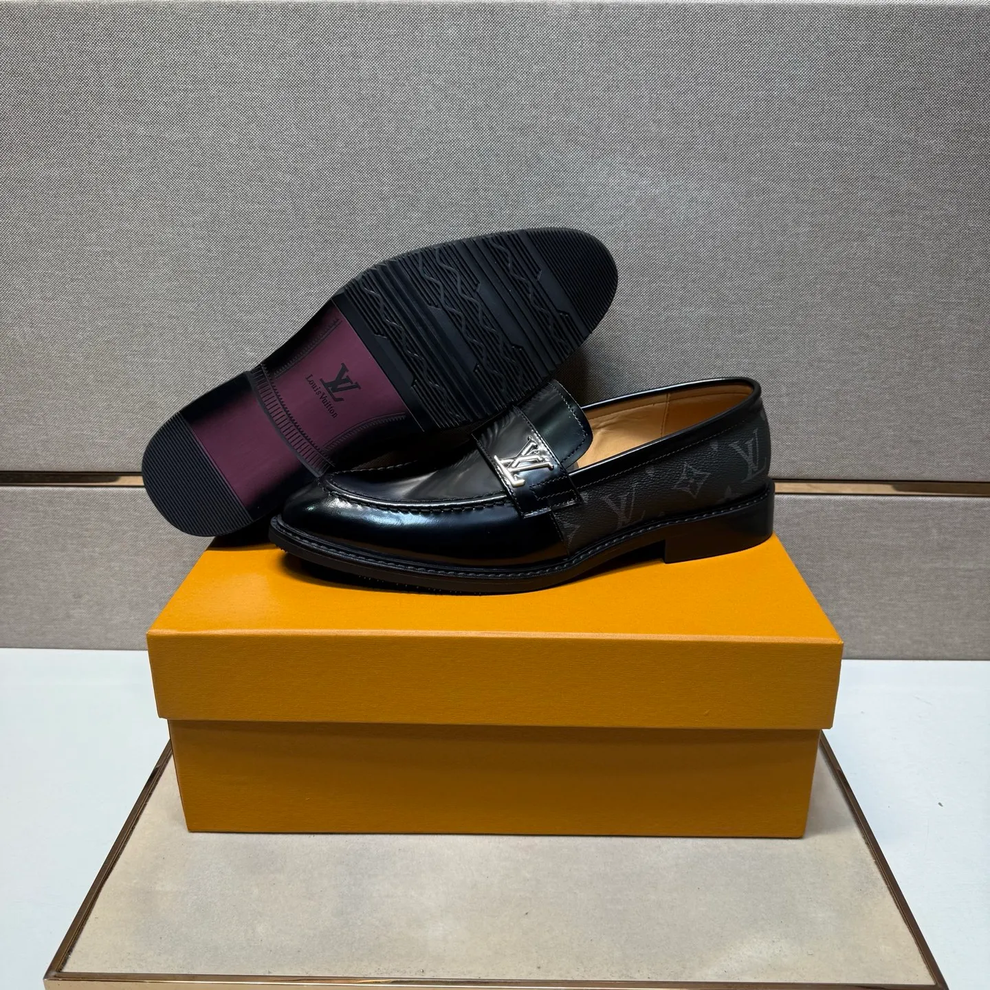 Men's men's shoes 💰pp462【LV～】Men's casual leather shoes 2025z cabinet sales simultaneously 🔶Size: 39-44#️⃣ 🔷2 colors🔜The upper is made of multi-material splicing➕Cow leather lining, comfortable and breathable, sole: original comfortable and wear-resistant outsole, ⚠️real thing📱photographed🎬real thing is better📢📢📢